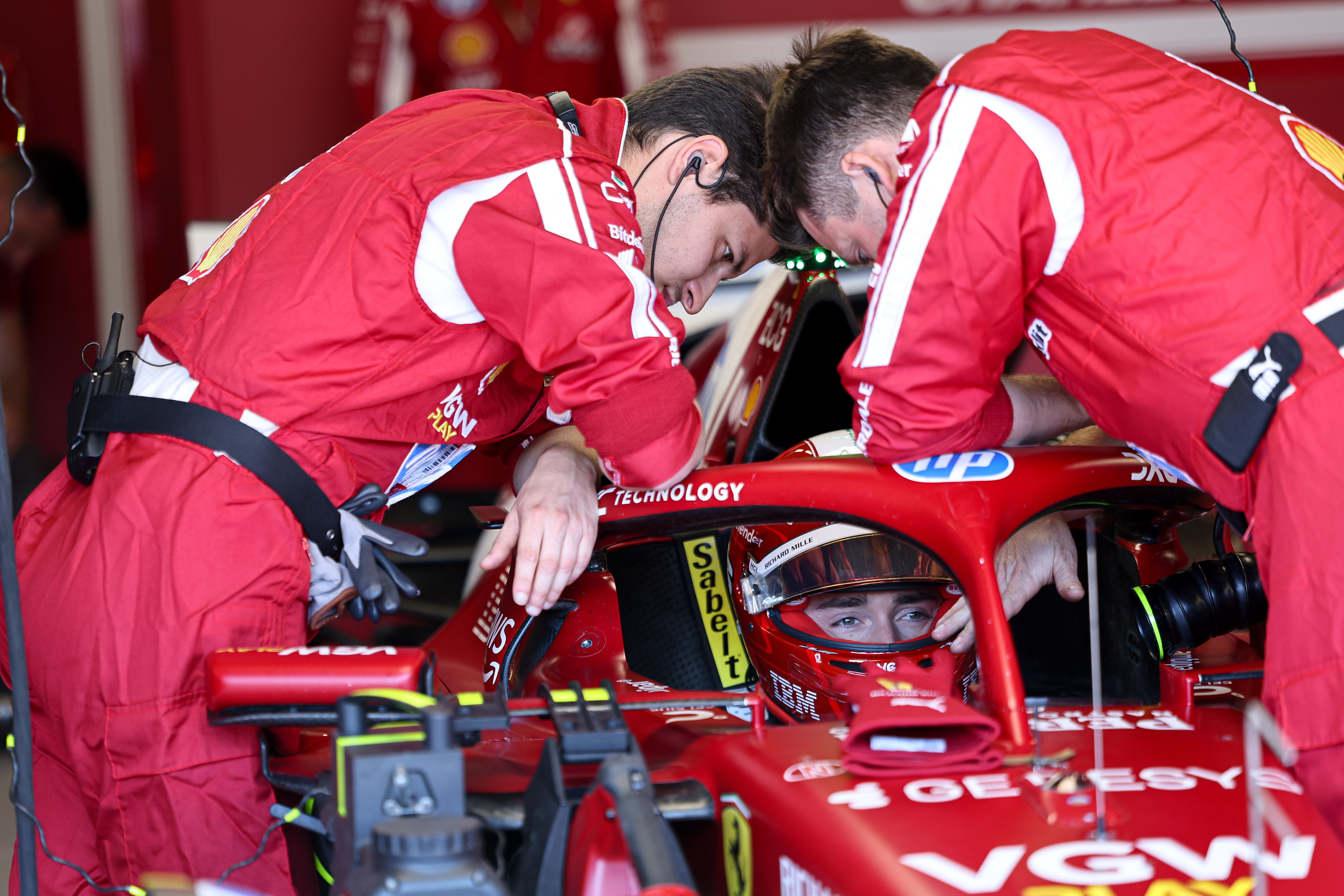 雷诺车队鏖战索伯车队，维斯塔潘关键制胜