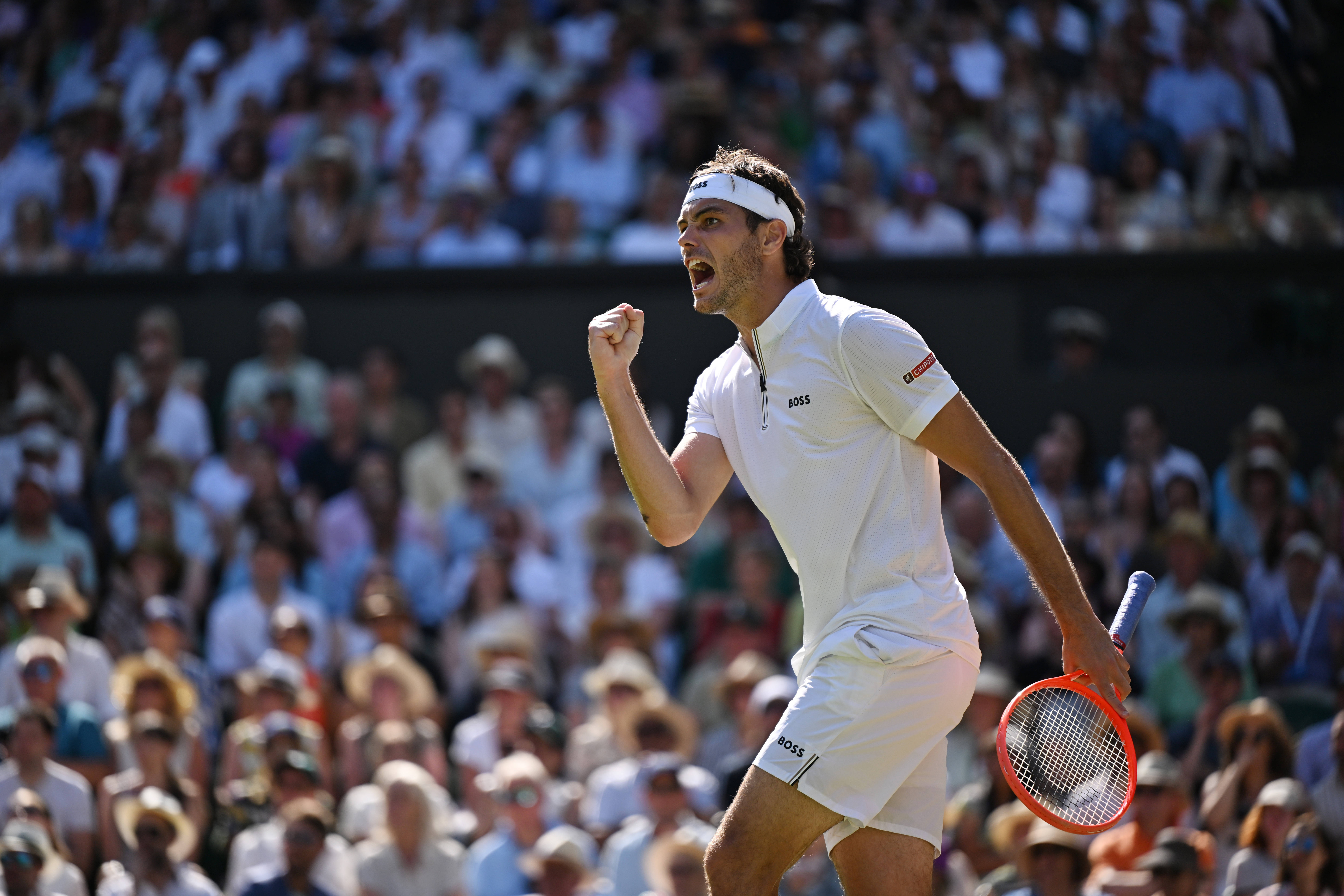 澳网逆转温网,阿尔卡拉斯点燃赛场 澳网逆转温网,阿尔卡拉斯点燃赛场